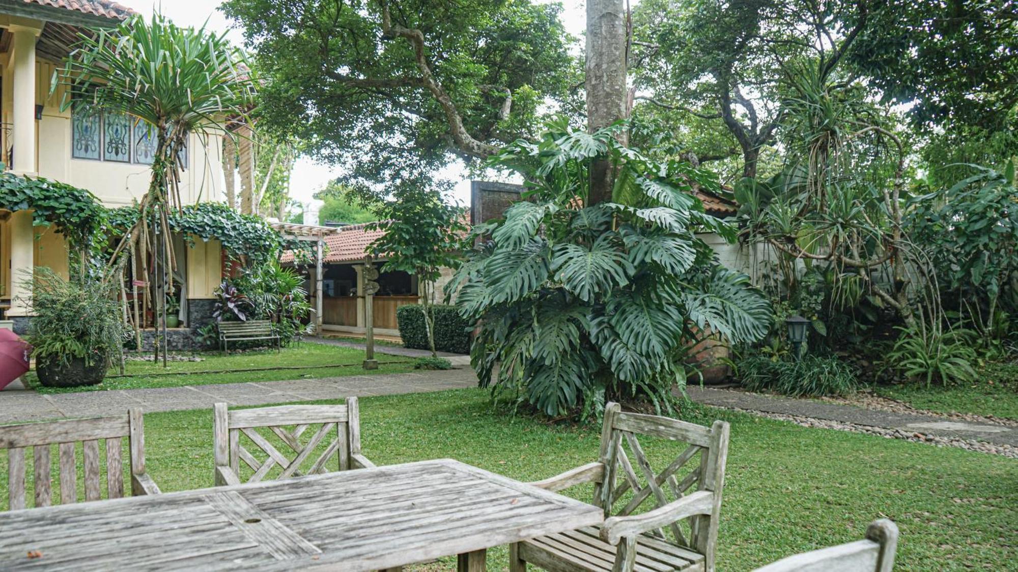 Kayu Arum Resort Salatiga Extérieur photo