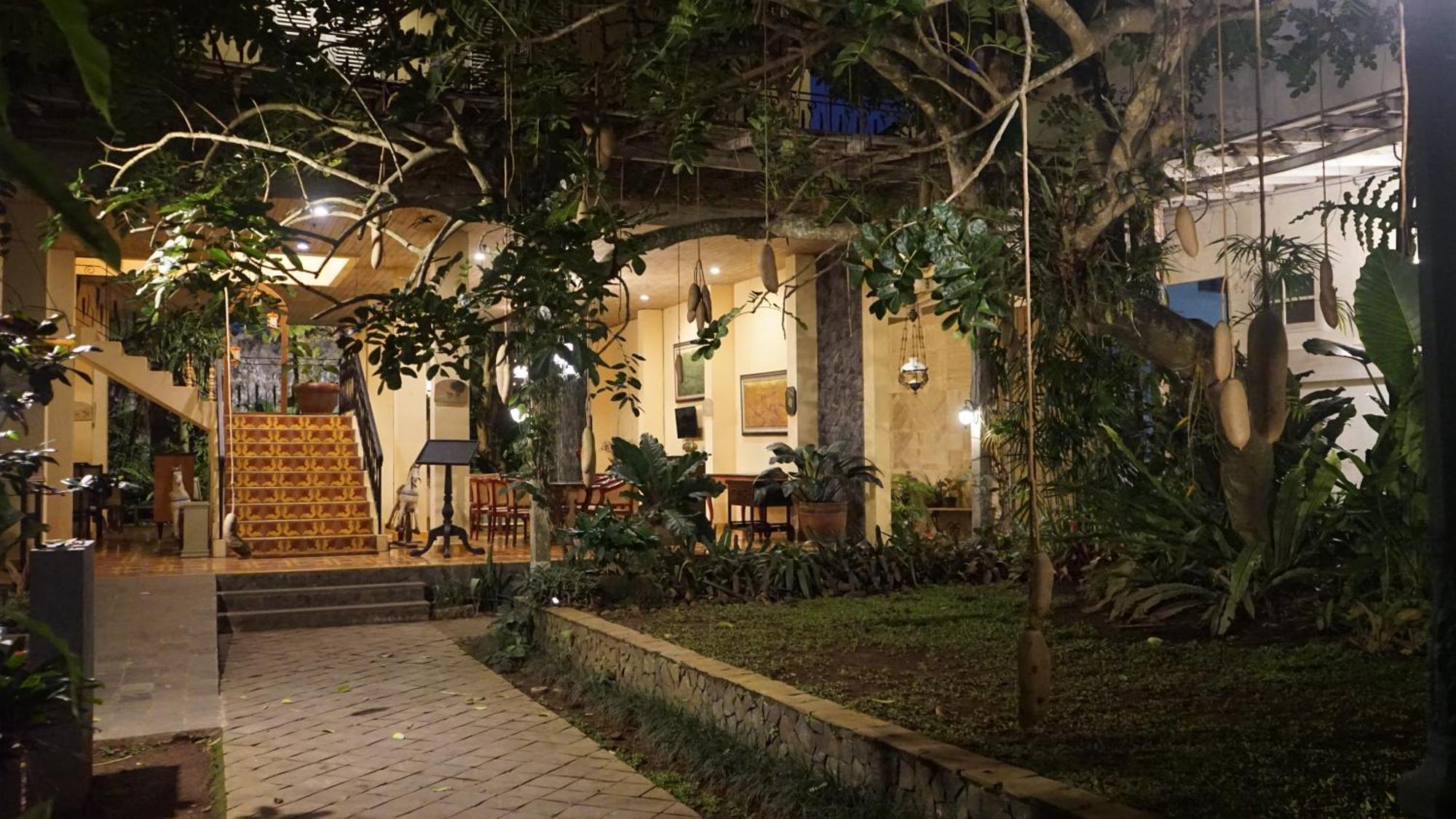 Kayu Arum Resort Salatiga Extérieur photo