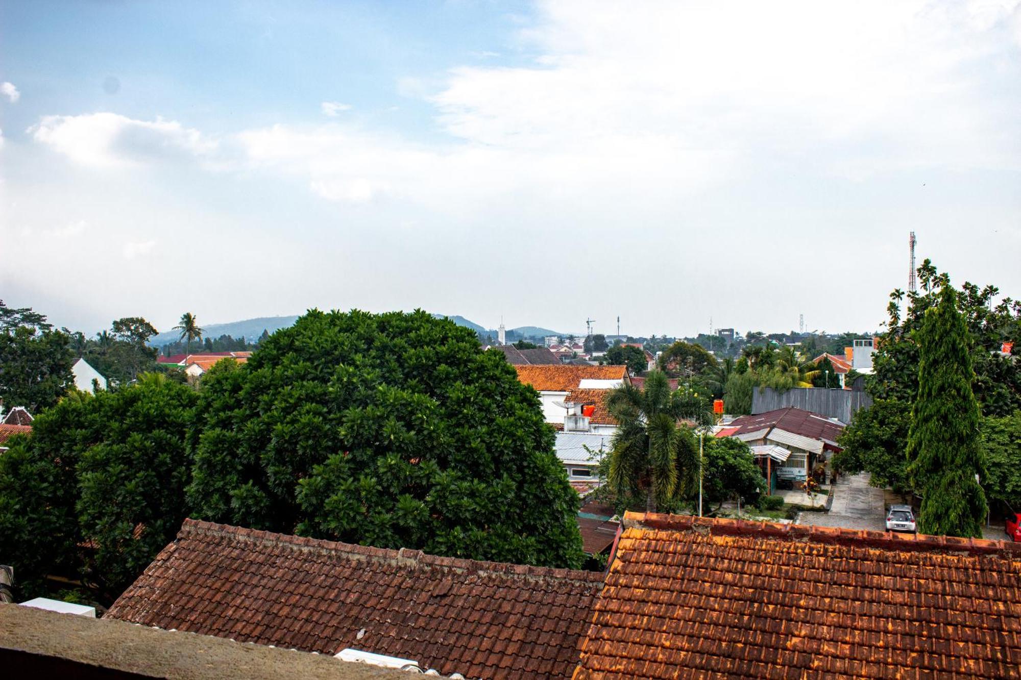 Kayu Arum Resort Salatiga Extérieur photo